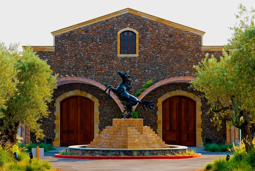 How the Right Commercial Fountains Can Improve Your Curb Appeal