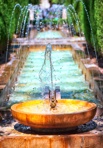 Creating Show Stopping Residential Fountains